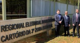 Corregedor do TRE-DF realiza inspeção da 3ª Zona Eleitoral Corregedor do TRE-DF, Desembargador Mário-Zam Belmiro realiza a inspeção no Cartório da 3ª Zona ...