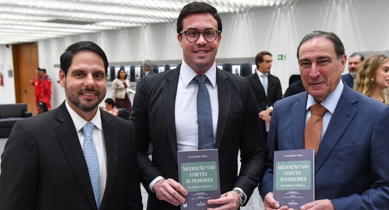 Livro de Guilherme Veiga trata de mediação nas Cortes Superiores