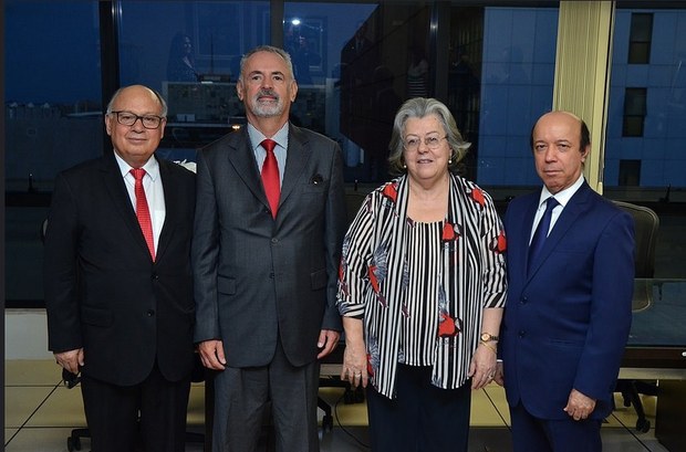 A cerimônia ocorreu às 18h na Presidência do TRE-DF.