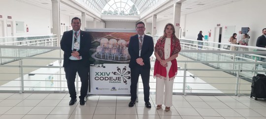 O Diretor da Escola Judiciária Eleitoral Rui Barbosa, desembargador Guilherme Pupe, e a diretora...