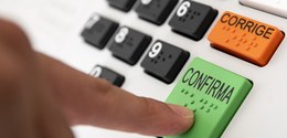Foto: Alejandro Zambrana/Seom/TSE - Urnas eletrônicas possuem teclado com sistema Braille - 07...