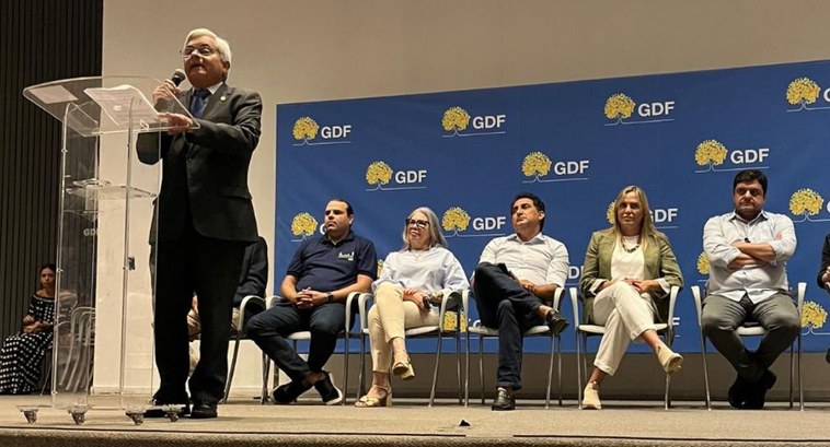 Presidente do TRE-DF participa de cerimônia de contratação do Projeto Jovem Candango O evento aconteceu nesta segunda-feira (15/01) e contou com a presença de autoridades dos três p...