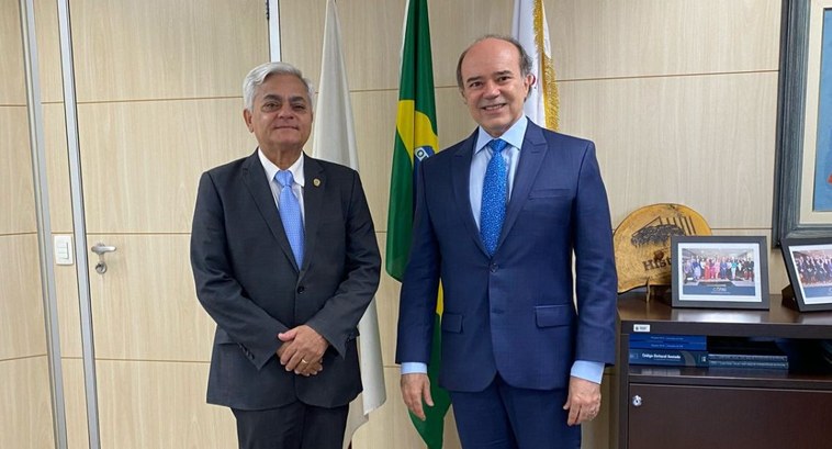 Na tarde desta segunda-feira (18/03), o Presidente do TRE-DF, Desembargador Roberval Belinati,
...