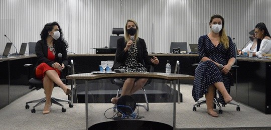 Seminário Transformações na Comunicação: Novos Paradigmas Pós-pandemia Seminário Transformações na Comunicação: Novos Paradigmas Pós-pandemia