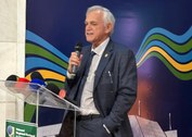 Veículos de comunicação acompanharam os procedimentos de segurança das urnas, as informações sob...