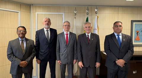 TRE-DF dá posse desembargadores suplentes