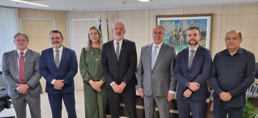 TRE-DF recebe comitiva do Acre para conhecer sistema de gestão de bens