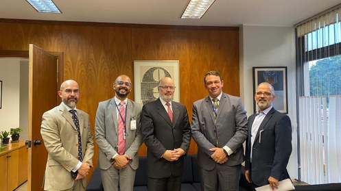 TREDF inicia tratativas para as eleições no exterior