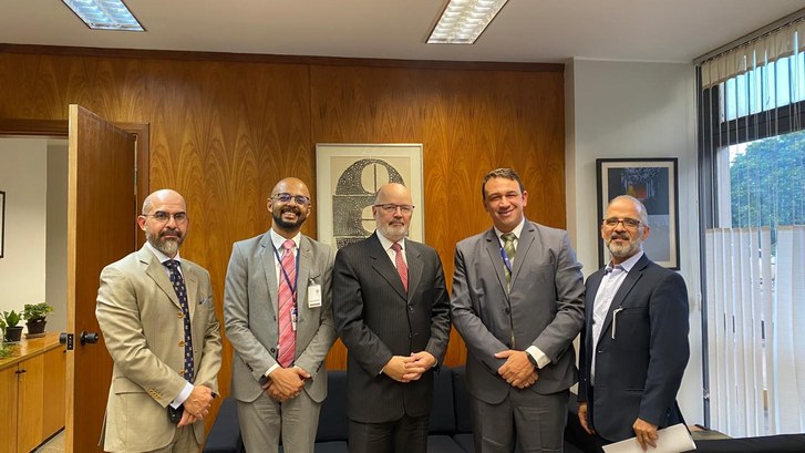 TREDF inicia tratativas para as eleições no exterior