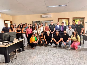 Vice-Presidente e Corregedor do TRE-DF visita a Zona Eleitoral do Exterior