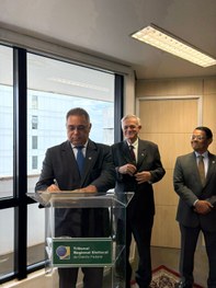 TRE-DF dá posse desembargadores suplentes