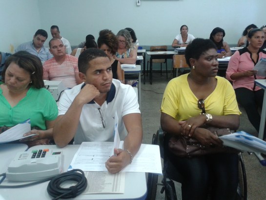 73% dos mesários do DF são voluntários e 77% tem nível superior 73% dos mesários do DF são voluntários e 77% tem nível superior