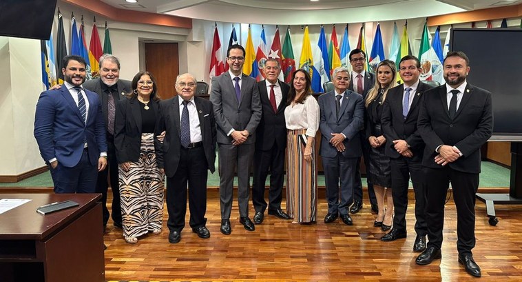 Comitiva do TRE-DF realiza reuniões em segundo dia de visita oficial à Corte Interamericana de Direitos Humanos Formada pelo Presidente do TRE-DF, Desembargador Roberval Belinati, e pelos desembargadores elei...