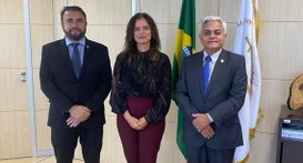 Presidente do TRE-DF recebe visita institucional da ex-Procuradora-Geral do MPDFT Presidente do TRE-DF recebe visita institucional da ex-Procuradora-Geral do MPDFT
