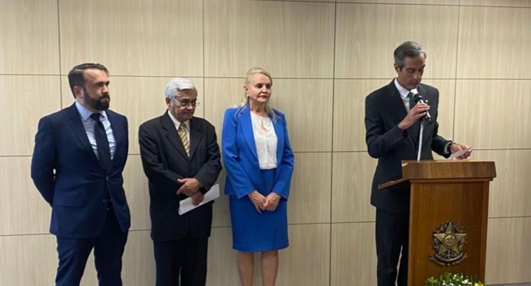 TRE-DF empossa desembargador na Diretoria da Escola Judiciária do Distrito Federal TRE-DF empossa desembargador na Diretoria da Escola Judiciária do Distrito Federal